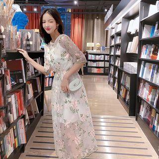 Set: Floral Elbow-sleeve Midi Dress + Slipdress