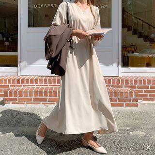 V-neck Pintuck-waist Dress