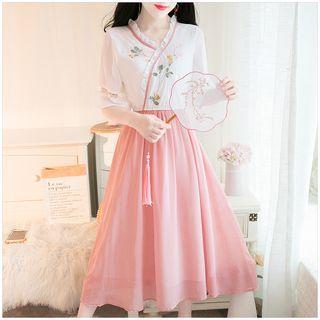 Short-sleeve Flower Embroidered Midi Hanfu Dress