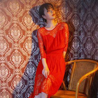3/4-sleeve Lace Dip-back Dress