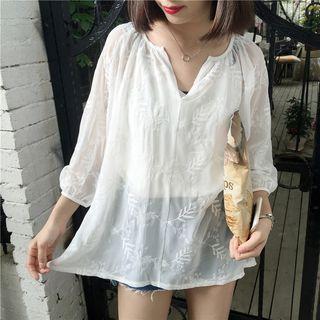 3/4-sleeve Embroidery Blouse