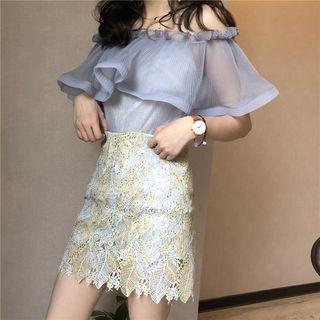 Off Shoulder Short-sleeve Top / Lace Pencil Skirt