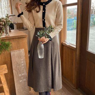 Band-waist Pintuck-trim Flare Skirt