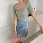Square-neck Plain T-shirt / A-line Ruched Skirt