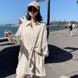 Plain Shirt / Pleated Shorts