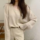 V-neck Roll-edge Sweater