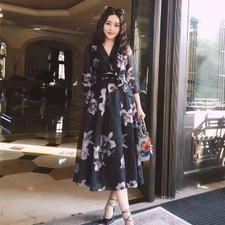 3/4-sleeve Floral V-neck Midi Dress