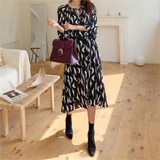 Keyhole Pattern Long Dress & Sash Black - One Size
