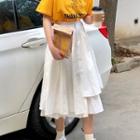 Printed Elbow Sleeve T-shirt / Plain Midi Skirt