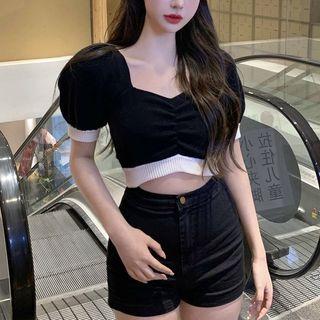 Short-sleeve Crinkled Knit Top Black - One Size