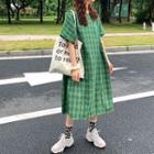 Plaid Loose-fit Short-sleeve Dress Green - One Size