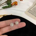 Alloy Daisy Earring 1 Pair - As Shown In Figure - One Size
