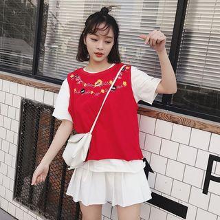 Set: Short-sleeve T-shirt + Floral Embroidered Vest