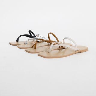 Flat-heel Strap Sandals