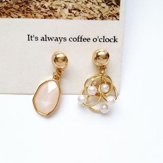 Non-matching Faux Pearl & Resin Dangle Earring