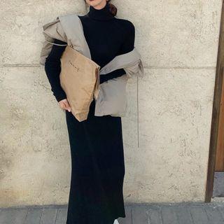 Long-sleeve Turtleneck Knit Midi Sheath Dress / Hooded Padded Vest