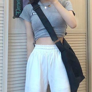 Plain Cropped T-shirt / Loose-fit Cargo Pants