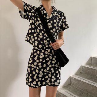 Set: Short-sleeve Floral Top + Mini Skirt
