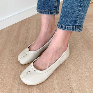 Camel-toe String-trim Flats