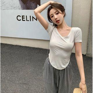Round-hem Crop T-shirt / Wide-leg Cotton Pants