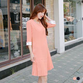 3/4 Sleeve Contrast Cuff Pleated Hem Dress