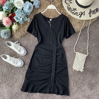 V-neck Short-sleeve Buttoned Dress