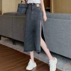 Short-sleeve Printed T-shirt / High-waist Side-slit Denim Skirt