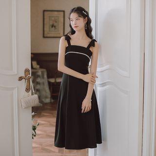 Strappy Contrast Trim Midi A-line Dress