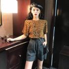 Short-sleeve Leopard Print T-shirt / Knit Shorts