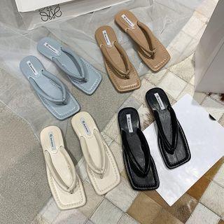 Plain Square-toe Flip Flops