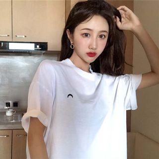 Moon Embroidered Short-sleeve T-shirt White - One Size