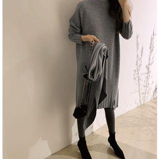Round-neck Dip-back Knit Dress One Size