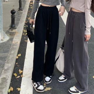 Long-sleeve Cropped T-shirt / Drawstring Wide-leg Pants