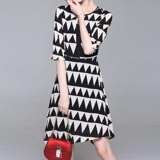 Triangle Print Elbow-sleeve A-line Dress