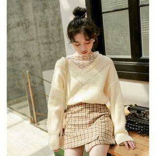 Lace Panel Semi High-neck Sweater