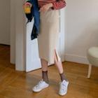 Slit-side H-line Midi Knit Skirt
