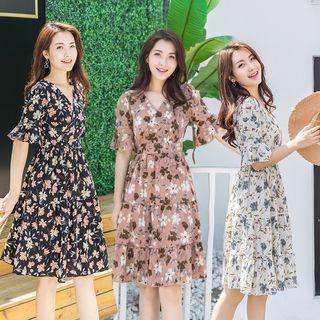 Short-sleeve Floral Print Pleated A-line V-neck Sheath Dress