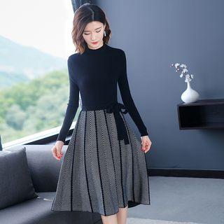 Mock-turtleneck Chevron Print Midi A-line Dress