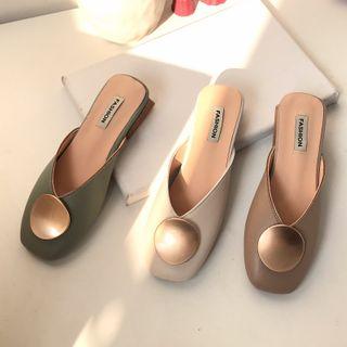 Low-heel Disc Accent Mules