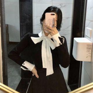 Contrasted Ribbon-neckline Knit Top