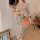 Sweater / Plaid Midi Fitted Skirt