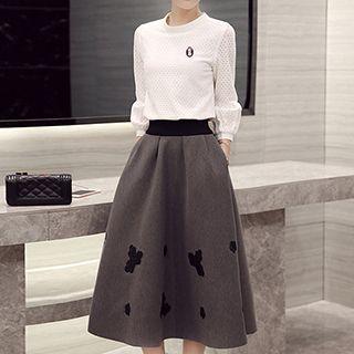 3/4-sleeve Keyhole-back Top / Applique A-line Skirt