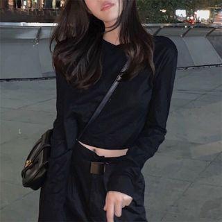 Long-sleeve Plain Tee / High-waist Plain Cargo Pants