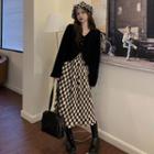 Plain Cropped Jacket / Checkerboard Midi A-line Skirt