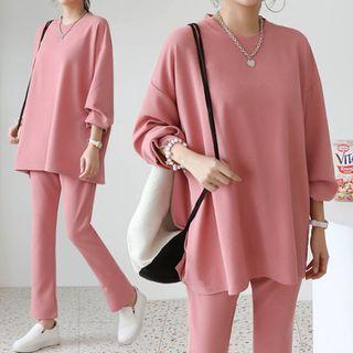 Set: Boxy-fit T-shirt + Boot-cut Pants