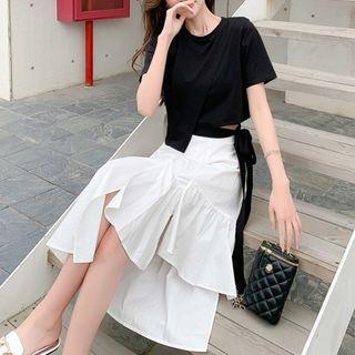 Short-sleeve Cropped T-shirt / Midi A-line Skirt / Set