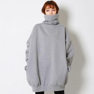 Turtle-neck Brushed-fleece Lined Oversize Pullover