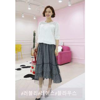 Puff-sleeve Eyelet-lace Top