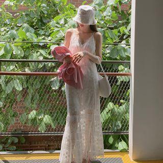 Spaghetti-strap Laced Maxi Dress