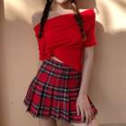 Off-shoulder Plain Short-sleeve T-shirt